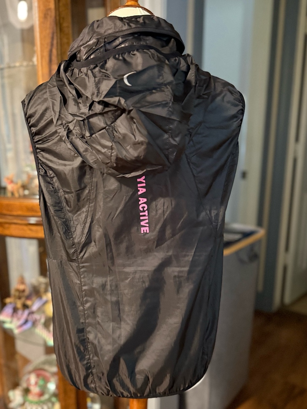 Zyia Active Women's Black Trainer Hooded Vest Windbreaker Packable - Picture 7 of 14